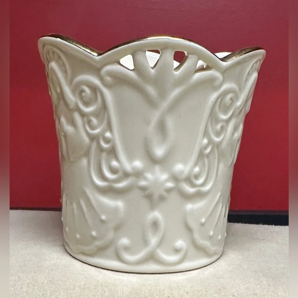 Lenox American by Design Merry Lights Porcelain Angel Votive with Gold Accents